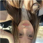 Studentessa del quarto anno di liceo specializzata in materie umanistiche e lingue